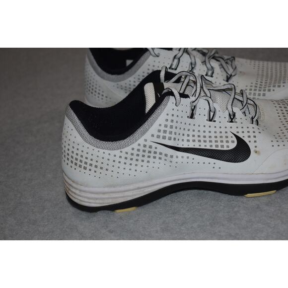 Nike Golf Shoes Mens Size 11 EUR 45 UK 10 CM 29 Turf White Gray main image 6